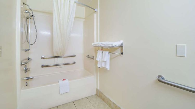 Econo Lodge Santee Room