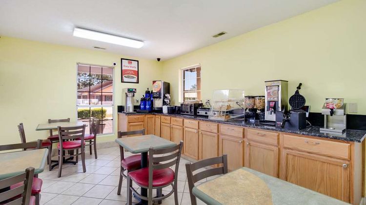 Econo Lodge Santee Restaurant