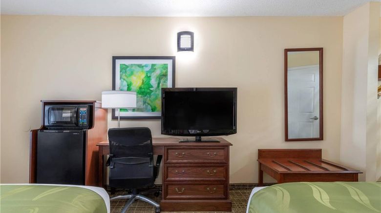 <b>Quality Inn Room</b>. Images powered by <a href="https://iceportal.shijigroup.com/" title="IcePortal" target="_blank">IcePortal</a>.