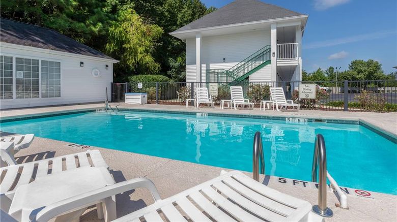 <b>Quality Inn Pool</b>. Images powered by <a href="https://iceportal.shijigroup.com/" title="IcePortal" target="_blank">IcePortal</a>.
