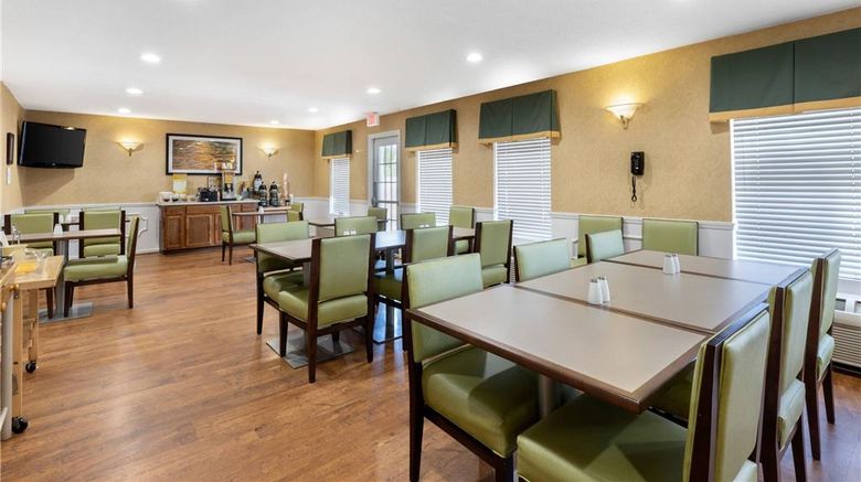 <b>Quality Inn Restaurant</b>. Images powered by <a href="https://iceportal.shijigroup.com/" title="IcePortal" target="_blank">IcePortal</a>.