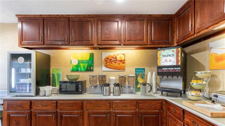 <b>Quality Inn Restaurant</b>. Images powered by <a href="https://iceportal.shijigroup.com/" title="IcePortal" target="_blank">IcePortal</a>.
