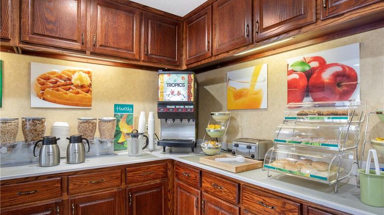 <b>Quality Inn Restaurant</b>. Images powered by <a href="https://iceportal.shijigroup.com/" title="IcePortal" target="_blank">IcePortal</a>.