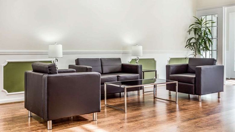 <b>Quality Inn Lobby</b>. Images powered by <a href="https://iceportal.shijigroup.com/" title="IcePortal" target="_blank">IcePortal</a>.