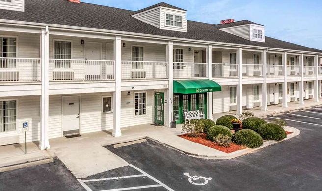 Quality Inn Exterior