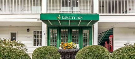 Quality Inn Exterior