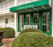 Quality Inn Exterior