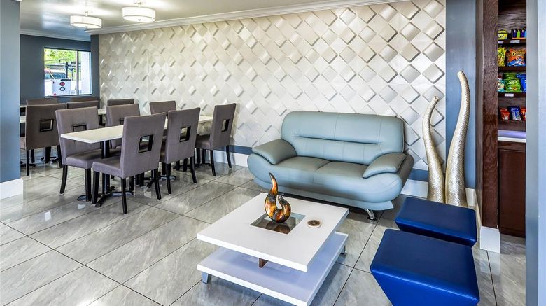 <b>Rodeway Inn Lobby</b>. Images powered by <a href="https://iceportal.shijigroup.com/" title="IcePortal" target="_blank">IcePortal</a>.