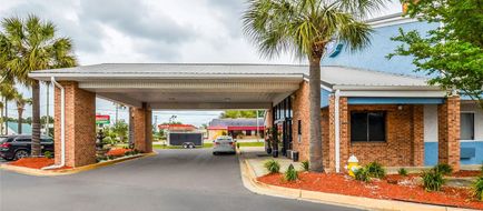 Rodeway Inn Exterior