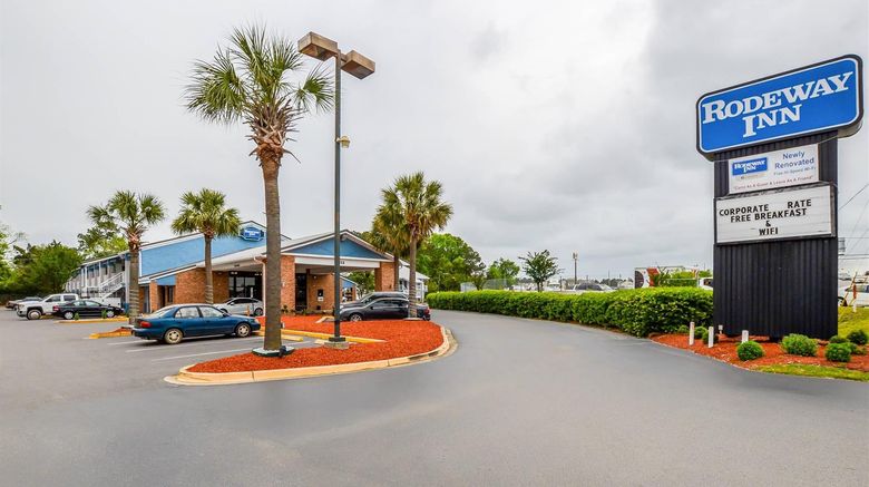 <b>Rodeway Inn Exterior</b>. Images powered by <a href="https://iceportal.shijigroup.com/" title="IcePortal" target="_blank">IcePortal</a>.