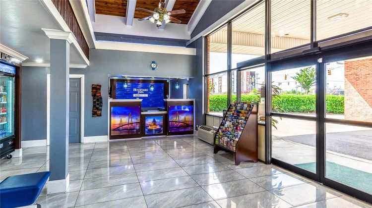 Rodeway Inn Lobby