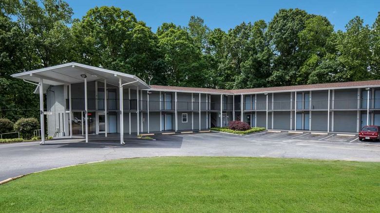 <b>Rodeway Inn Anderson Exterior</b>. Images powered by <a href="https://iceportal.shijigroup.com/" title="IcePortal" target="_blank">IcePortal</a>.