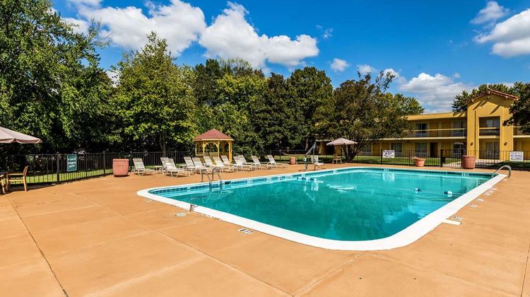 Quality Inn Anderson Pool