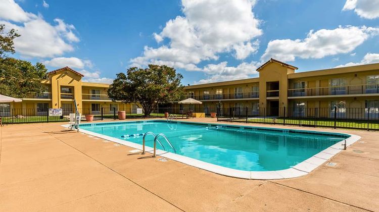 Quality Inn Anderson Pool