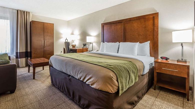 <b>Quality Inn Summerville-Charleston Suite</b>. Images powered by <a href="https://iceportal.shijigroup.com/" title="IcePortal" target="_blank">IcePortal</a>.