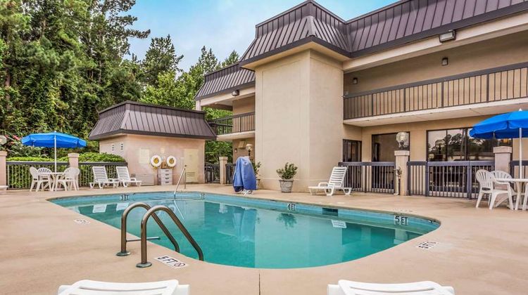 Quality Inn Walterboro Pool