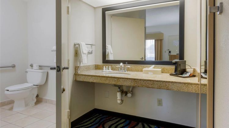 Quality Inn Walterboro Room