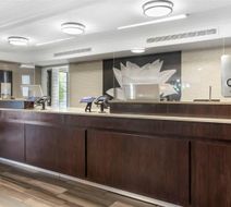Quality Inn & Suites Charleston North Lobby