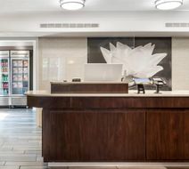 Quality Inn & Suites Charleston North Lobby