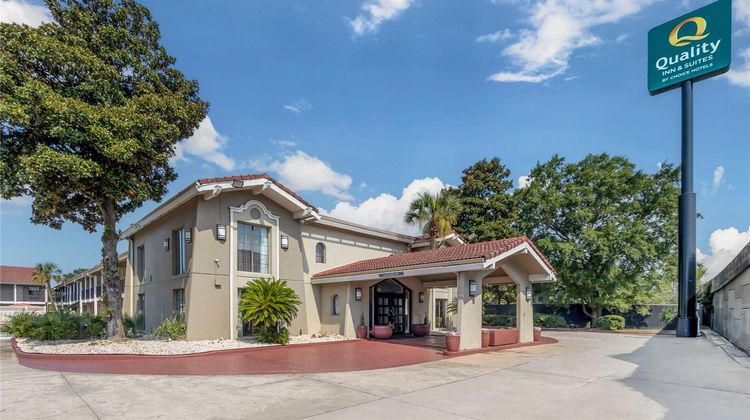Quality Inn & Suites Charleston North Exterior