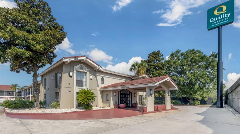 Quality Inn  and  Suites Charleston North Exterior. Images powered by <a href="https://iceportal.shijigroup.com" target="_blank" rel="noopener">Ice Portal</a>.