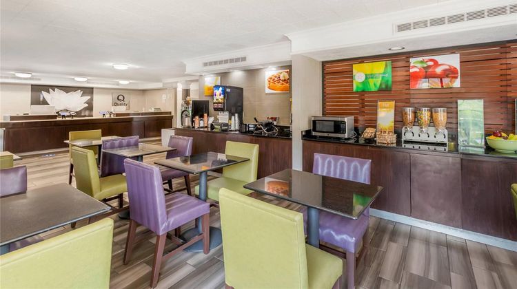 Quality Inn & Suites Charleston North Restaurant
