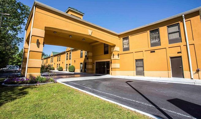 Quality Inn Exterior