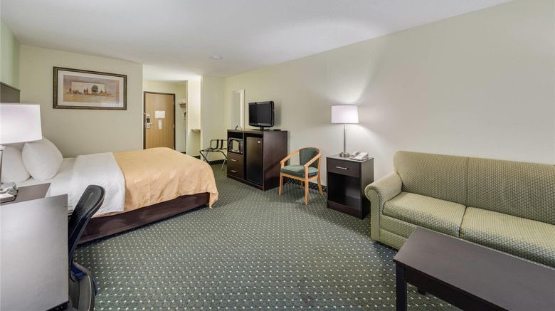 <b>Quality Inn and Suites Sioux Falls South Suite</b>. Images powered by <a href="https://iceportal.shijigroup.com/" title="IcePortal" target="_blank">IcePortal</a>.