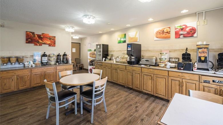 <b>Quality Inn and Suites Sioux Falls South Restaurant</b>. Images powered by <a href="https://iceportal.shijigroup.com/" title="IcePortal" target="_blank">IcePortal</a>.