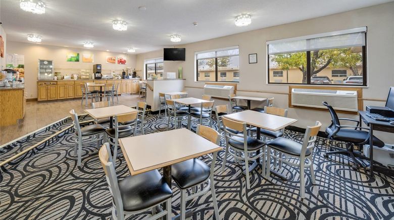 <b>Quality Inn and Suites Sioux Falls South Restaurant</b>. Images powered by <a href="https://iceportal.shijigroup.com/" title="IcePortal" target="_blank">IcePortal</a>.