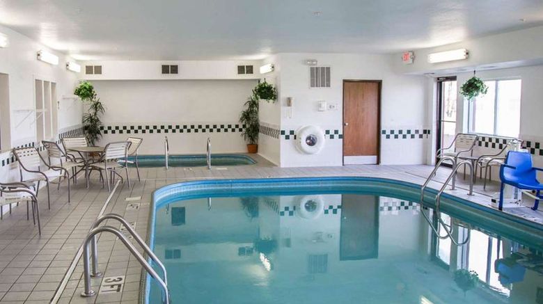 <b>Comfort Suites Sioux Falls Mall District Pool</b>. Images powered by <a href="https://iceportal.shijigroup.com/" title="IcePortal" target="_blank">IcePortal</a>.