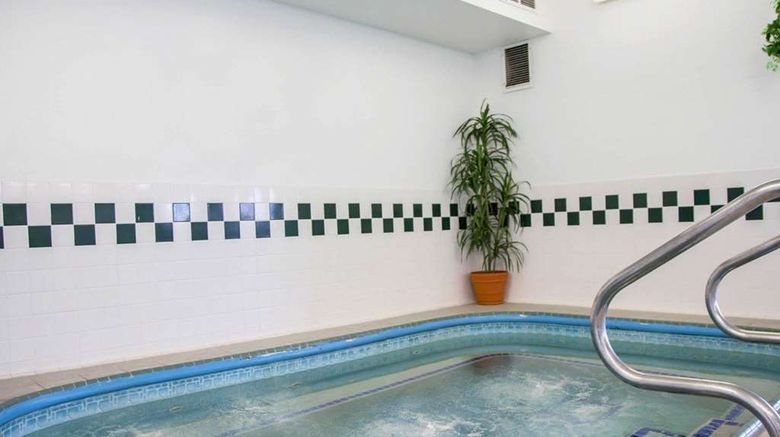 <b>Comfort Suites Sioux Falls Mall District Pool</b>. Images powered by <a href="https://iceportal.shijigroup.com/" title="IcePortal" target="_blank">IcePortal</a>.