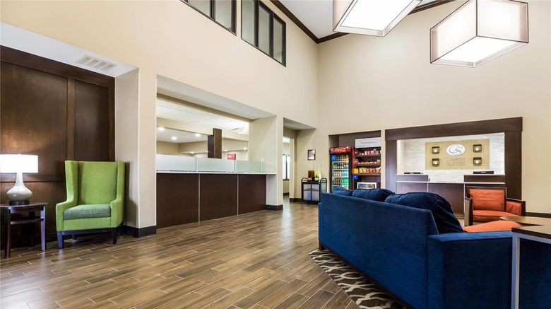 <b>Comfort Suites Sioux Falls Mall District Lobby</b>. Images powered by <a href="https://iceportal.shijigroup.com/" title="IcePortal" target="_blank">IcePortal</a>.