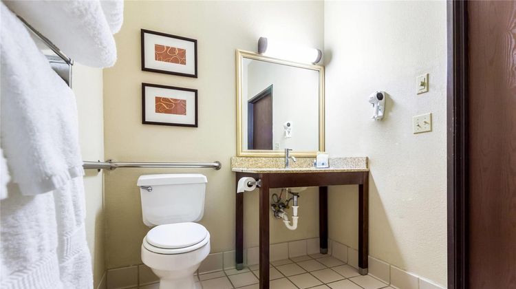 Comfort Suites Sioux Falls Mall District Room