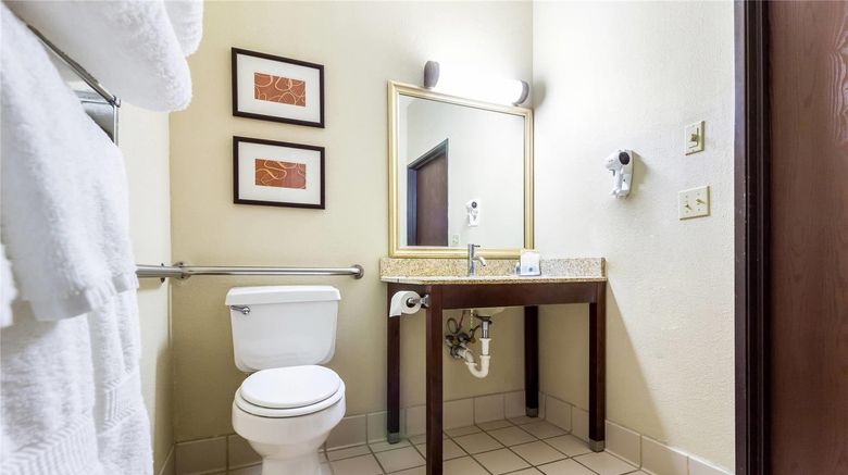 <b>Comfort Suites Sioux Falls Mall District Room</b>. Images powered by <a href="https://iceportal.shijigroup.com/" title="IcePortal" target="_blank">IcePortal</a>.