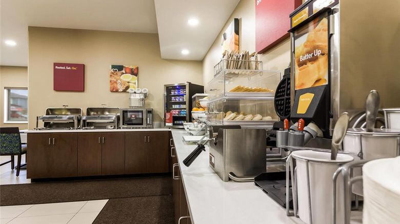 <b>Comfort Suites Sioux Falls Mall District Restaurant</b>. Images powered by <a href="https://iceportal.shijigroup.com/" title="IcePortal" target="_blank">IcePortal</a>.