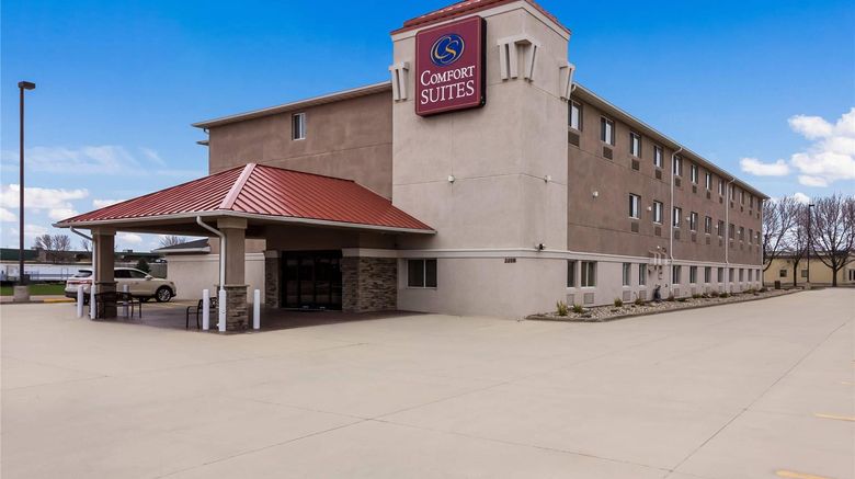 <b>Comfort Suites Sioux Falls Mall District Exterior</b>. Images powered by <a href="https://iceportal.shijigroup.com/" title="IcePortal" target="_blank">IcePortal</a>.