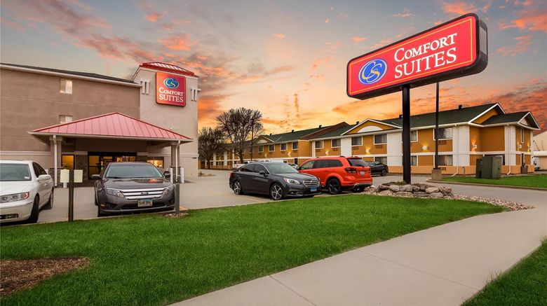 <b>Comfort Suites Sioux Falls Mall District Exterior</b>. Images powered by <a href="https://iceportal.shijigroup.com/" title="IcePortal" target="_blank">IcePortal</a>.