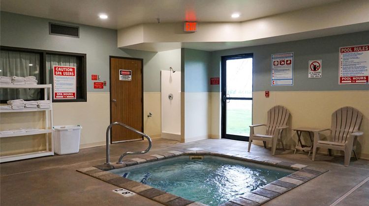 Quality Inn & Suites Pool