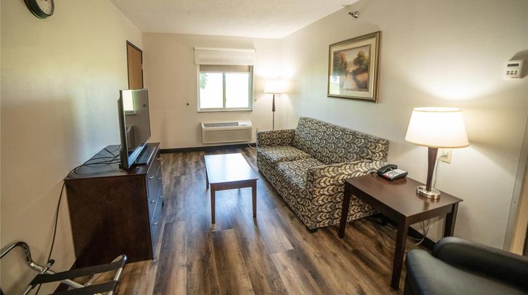 Quality Inn & Suites Suite
