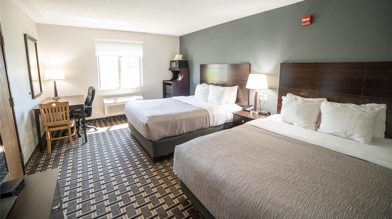 <b>Quality Inn & Suites Room</b>. Images powered by <a href="https://iceportal.shijigroup.com/" title="IcePortal" target="_blank">IcePortal</a>.