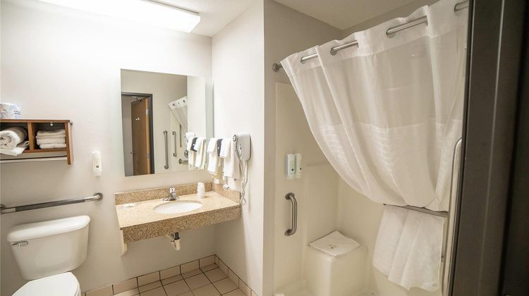 Quality Inn & Suites Room