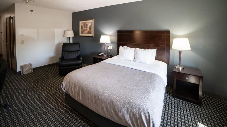 Quality Inn & Suites Room