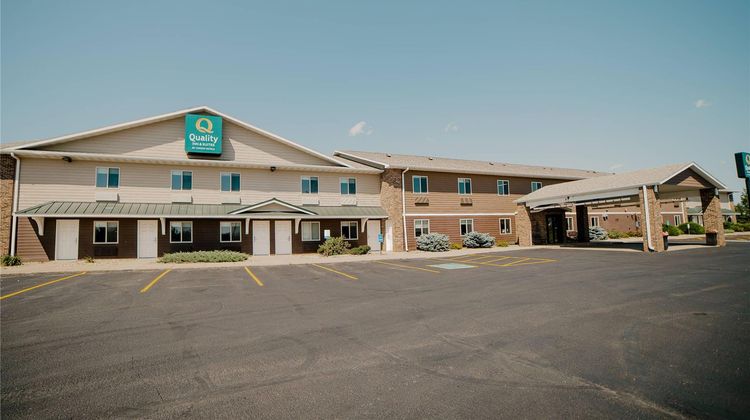 Quality Inn & Suites Exterior
