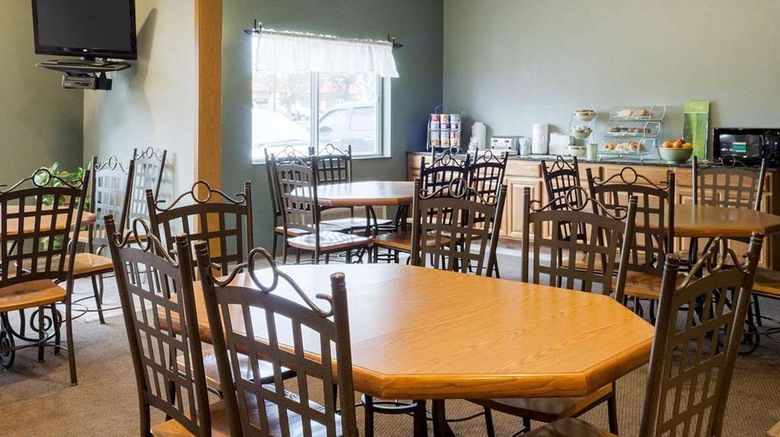 <b>Quality Inn Brookings Restaurant</b>. Images powered by <a href="https://iceportal.shijigroup.com/" title="IcePortal" target="_blank">IcePortal</a>.