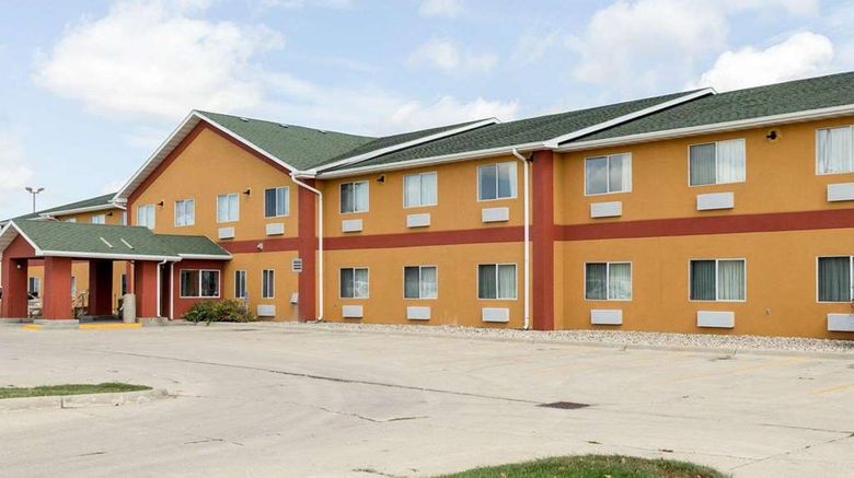<b>Quality Inn Brookings Exterior</b>. Images powered by <a href="https://iceportal.shijigroup.com/" title="IcePortal" target="_blank">IcePortal</a>.