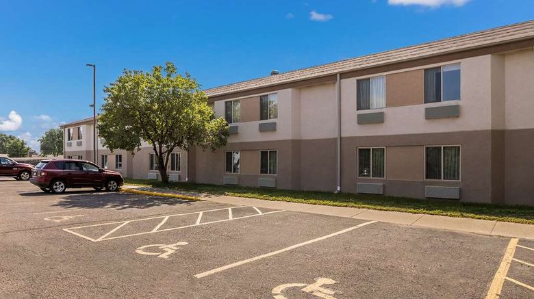 <b>Sleep Inn Sioux Falls Airport Exterior</b>. Images powered by <a href="https://iceportal.shijigroup.com/" title="IcePortal" target="_blank">IcePortal</a>.