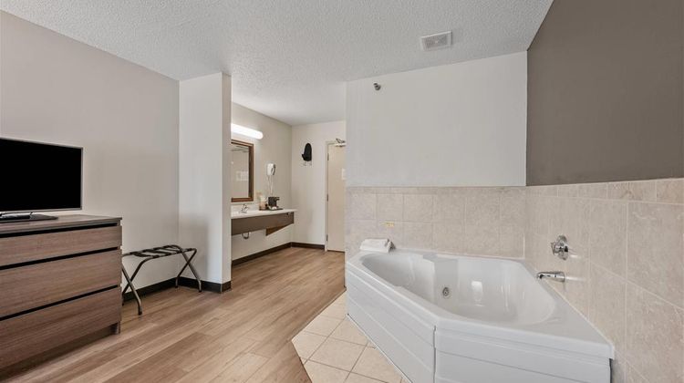 Quality Inn Room