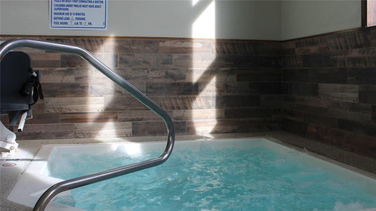 Quality Inn Pool
