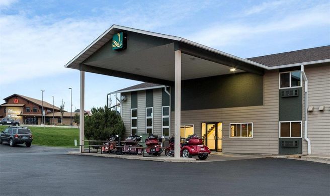 Quality Inn Exterior